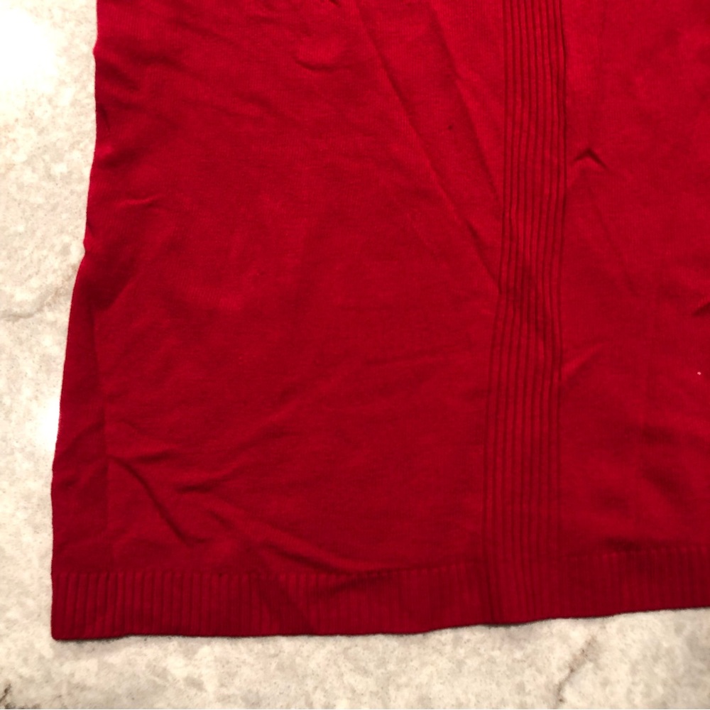 Red top - Picture 3 of 3